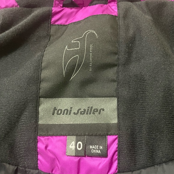 Toni Sailer Franka Ski Jacket with Real Fur 40 / 10 - Picture 13 of 15